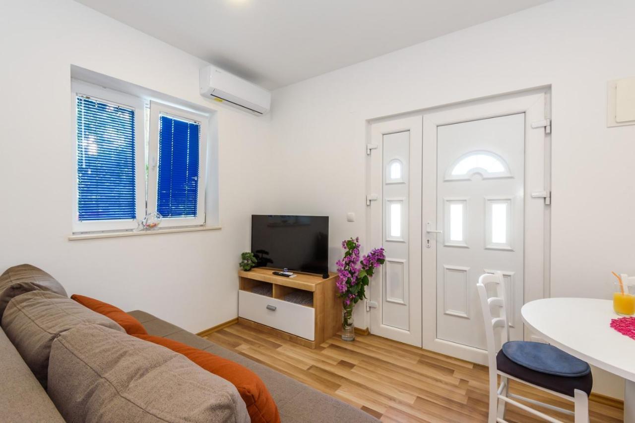 Apartment Dego Near Ploce, Riverfront, Parking Rogotin Экстерьер фото